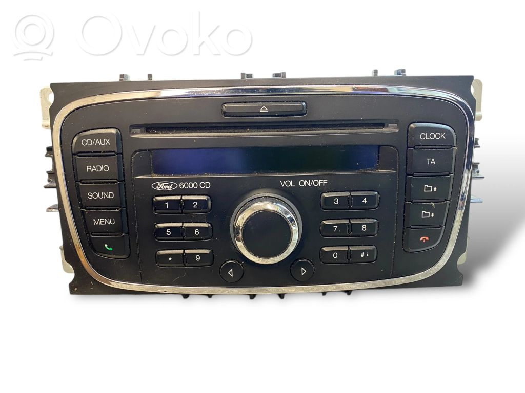 Radio / CD/DVD atskaņotājs / navigācija