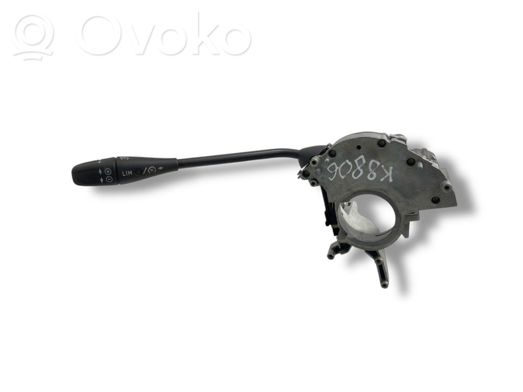 Kruīza kontroles (autopilota) sviria