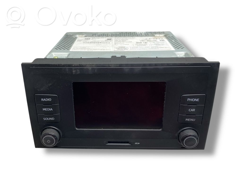 Radio / CD/DVD atskaņotājs / navigācija
