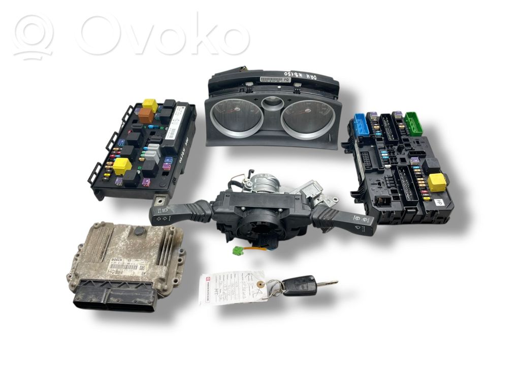 Aizdedzes ECU komplekts