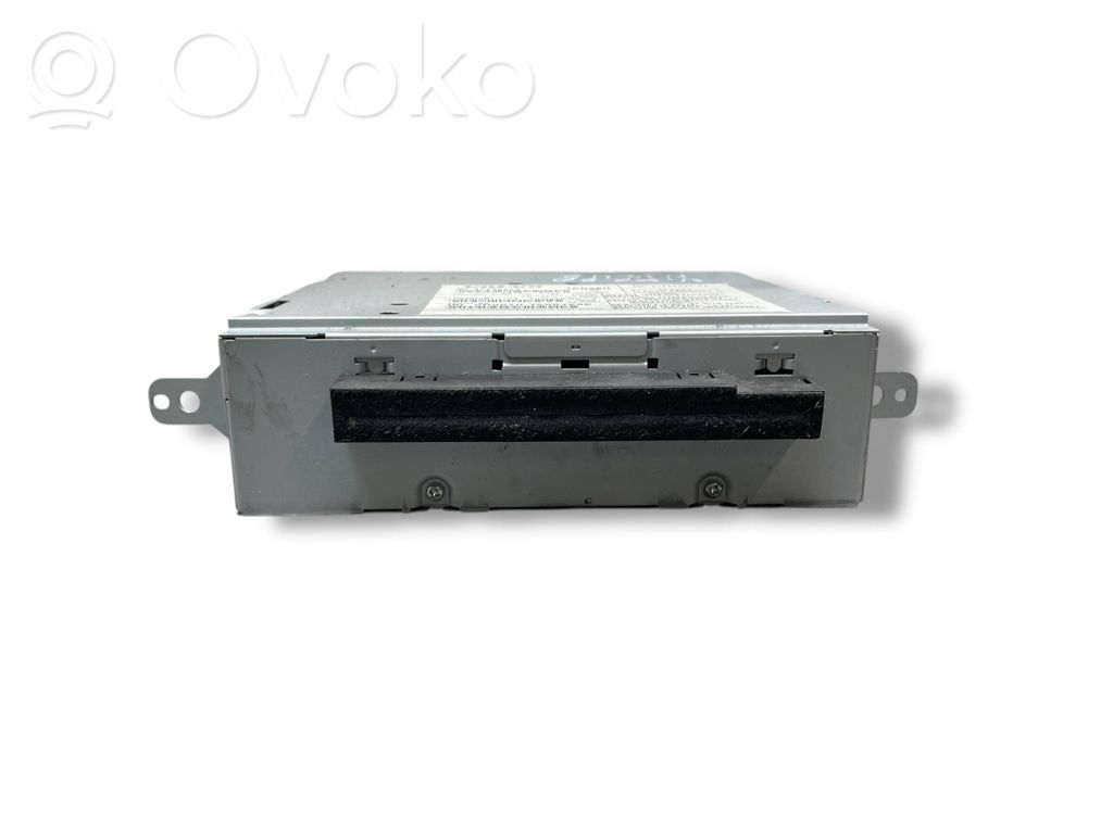 Radio / CD/DVD atskaņotājs / navigācija