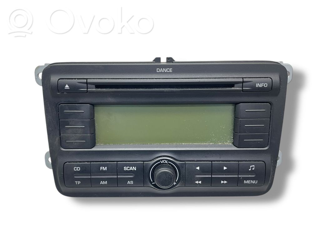 Radio / CD/DVD atskaņotājs / navigācija