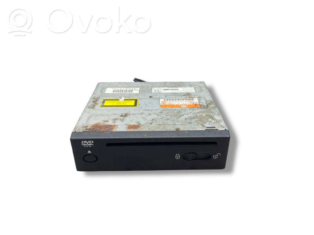 Radio / CD/DVD atskaņotājs / navigācija