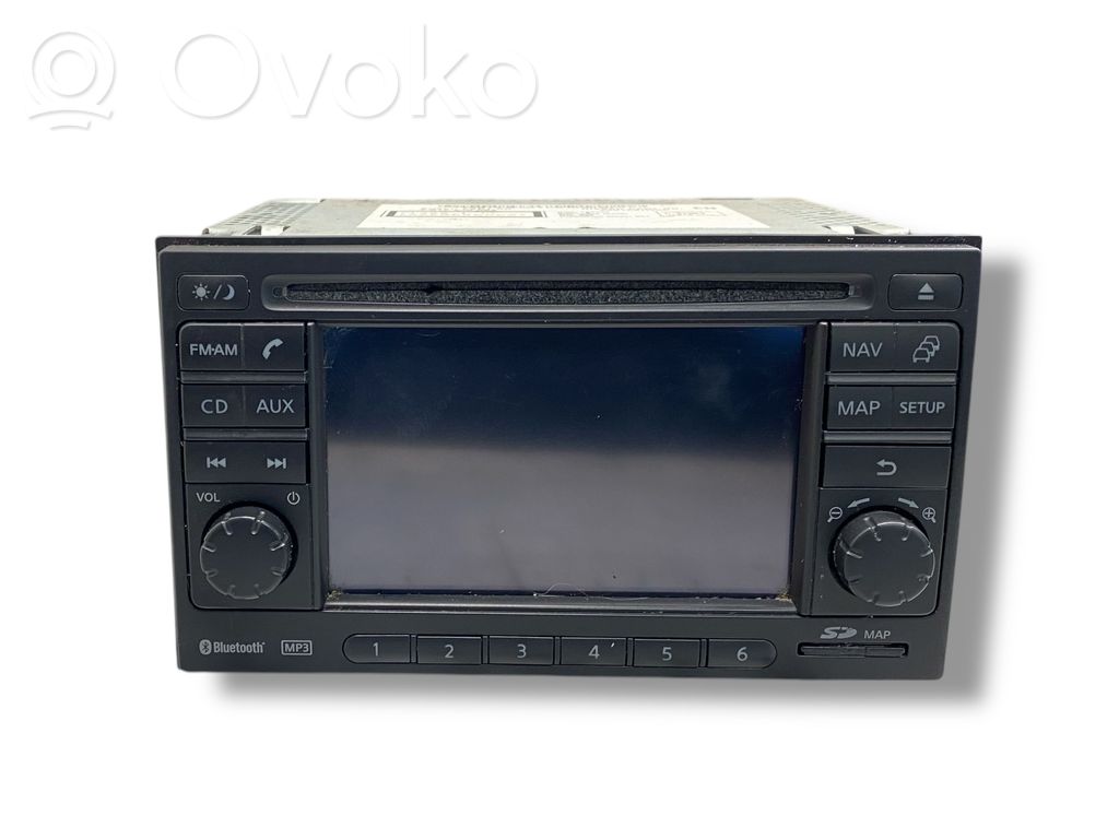 Radio / CD/DVD atskaņotājs / navigācija