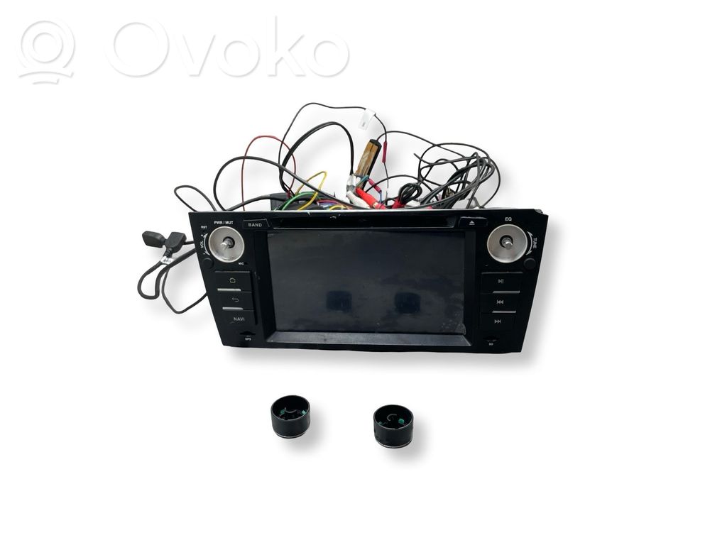 Radio / CD/DVD atskaņotājs / navigācija
