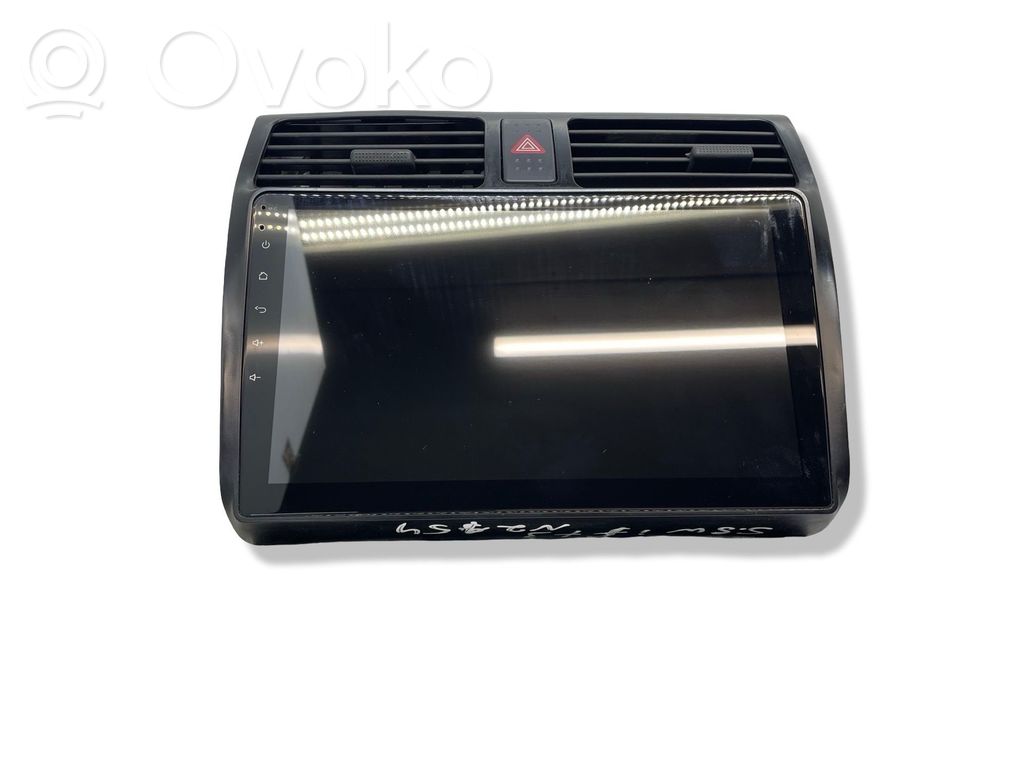 Radio / CD/DVD atskaņotājs / navigācija