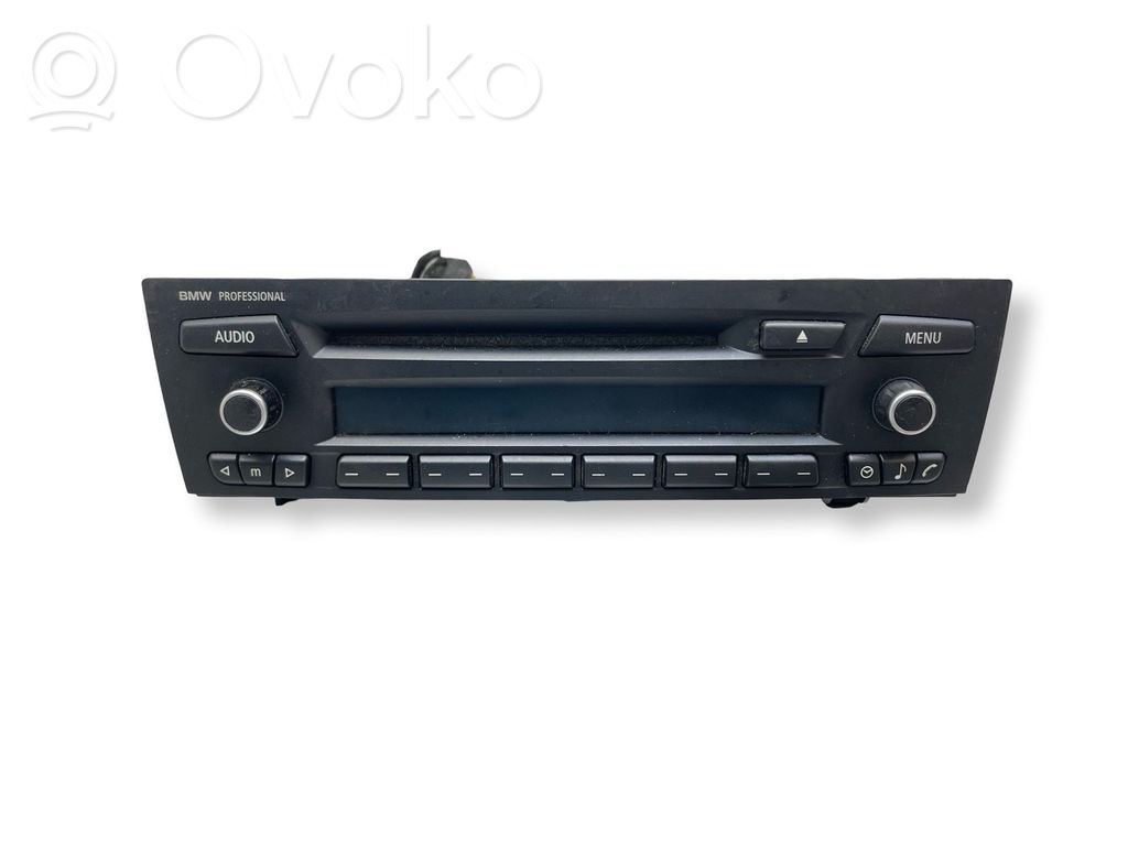 Radio / CD/DVD atskaņotājs / navigācija