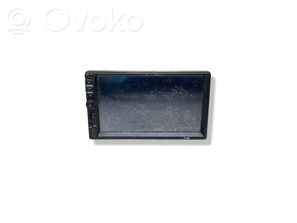 Radio / CD/DVD atskaņotājs / navigācija