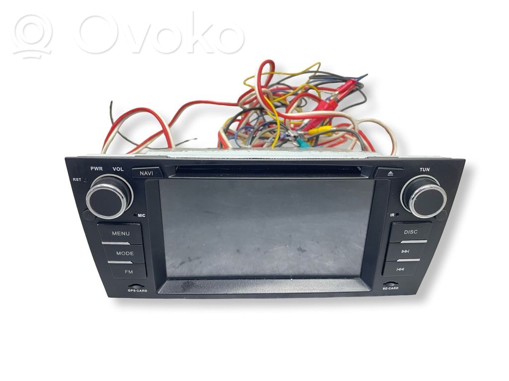 Radio / CD/DVD atskaņotājs / navigācija
