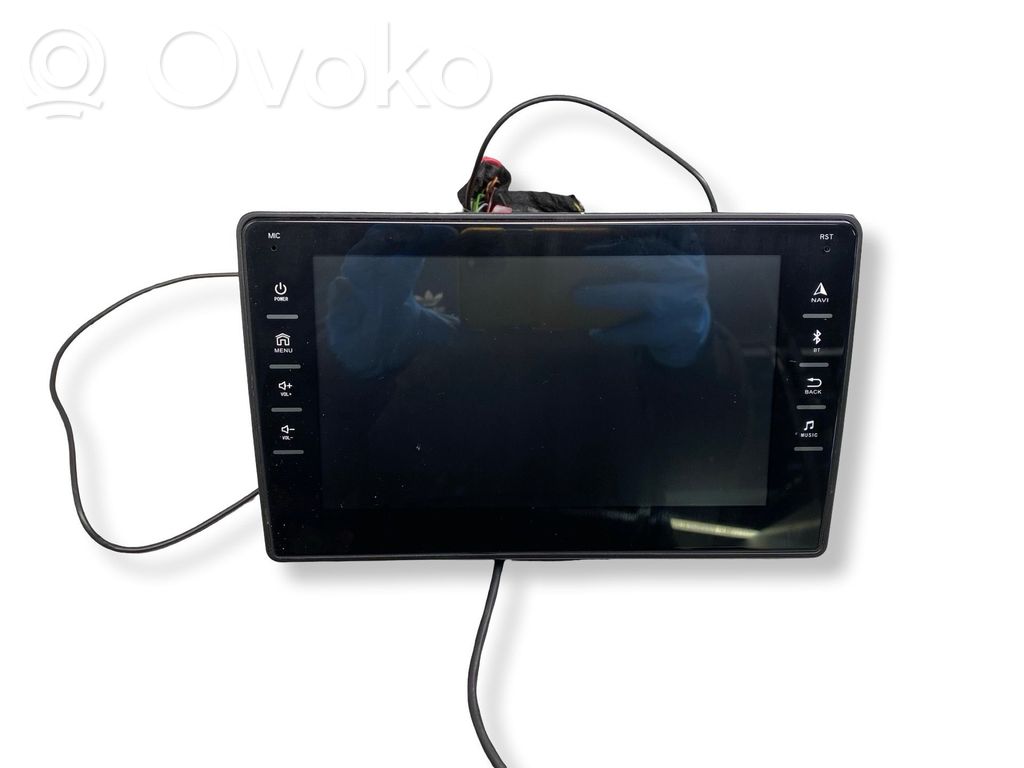 Radio / CD/DVD atskaņotājs / navigācija