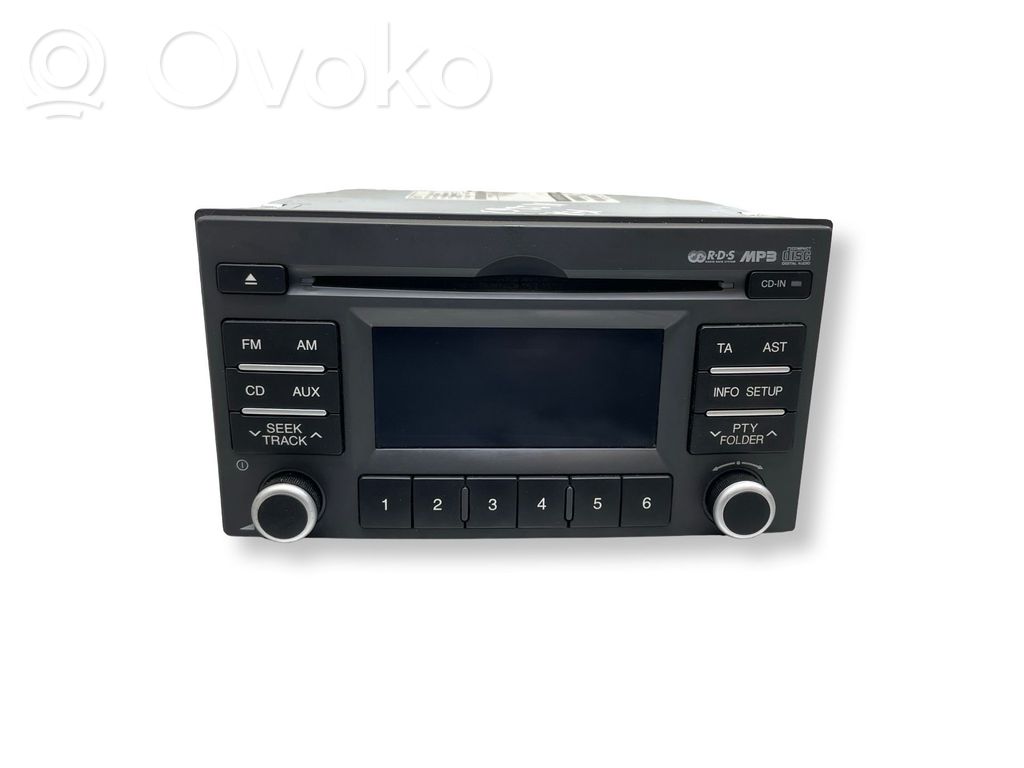 Radio / CD/DVD atskaņotājs / navigācija