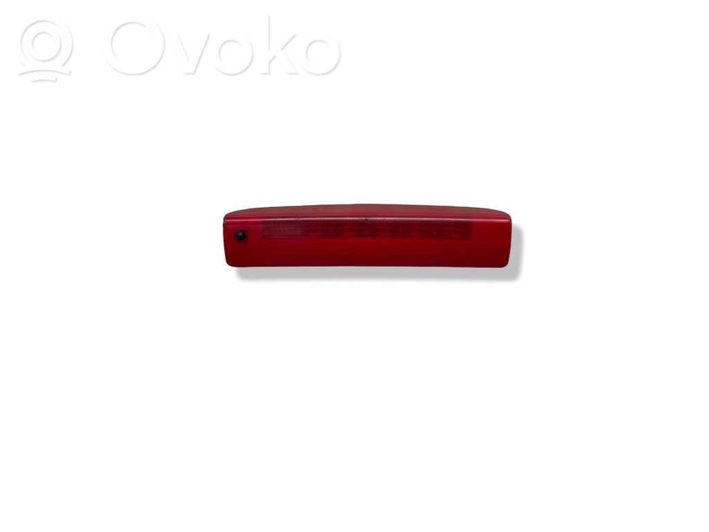 Papildu bremžu signāla lukturis
