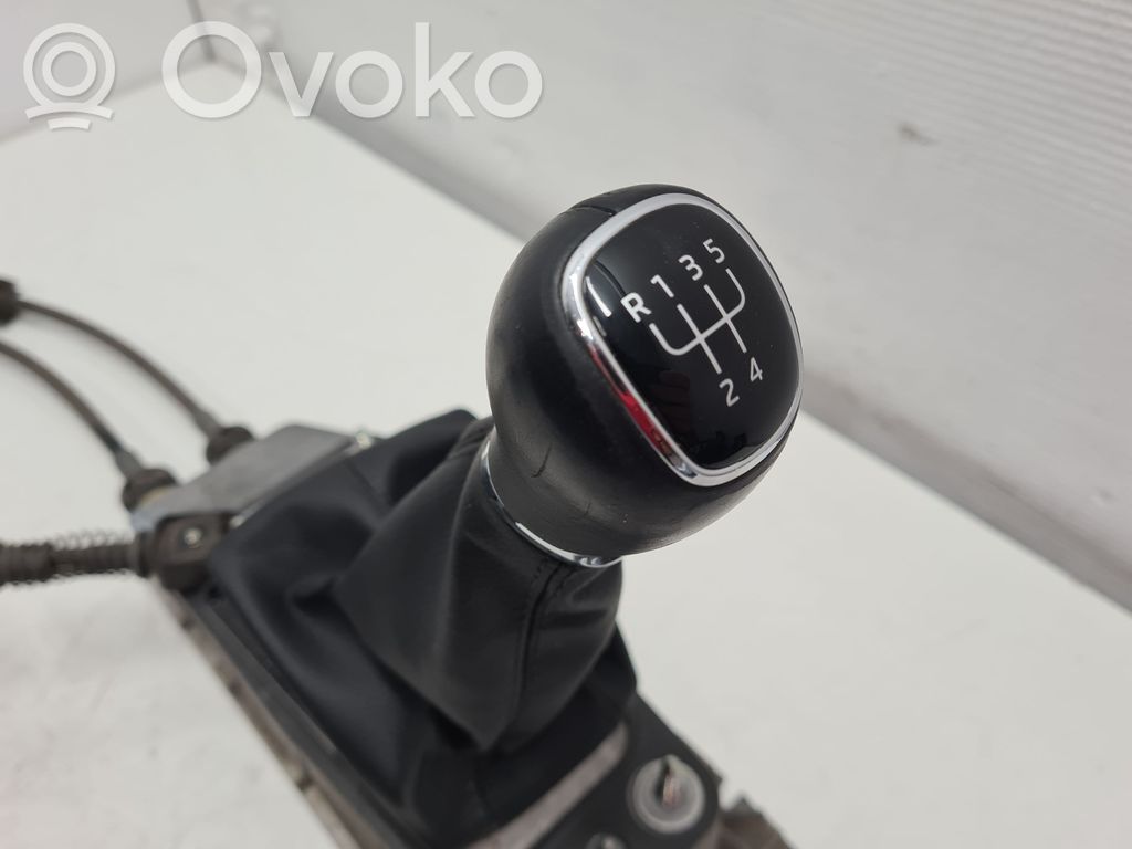 6C0711049 Skoda Fabia Mk3 NJ Gear shifter selector 44.00 RRR