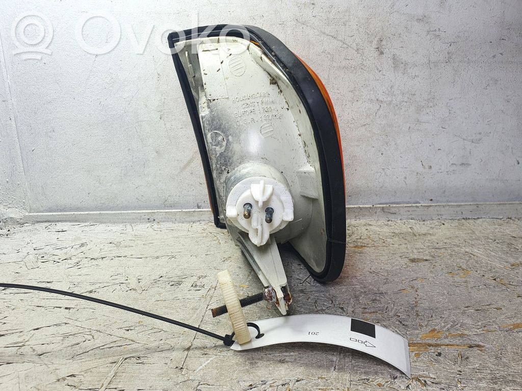 22364000D Mercedes-Benz S W126 Front indicator light, €20.00