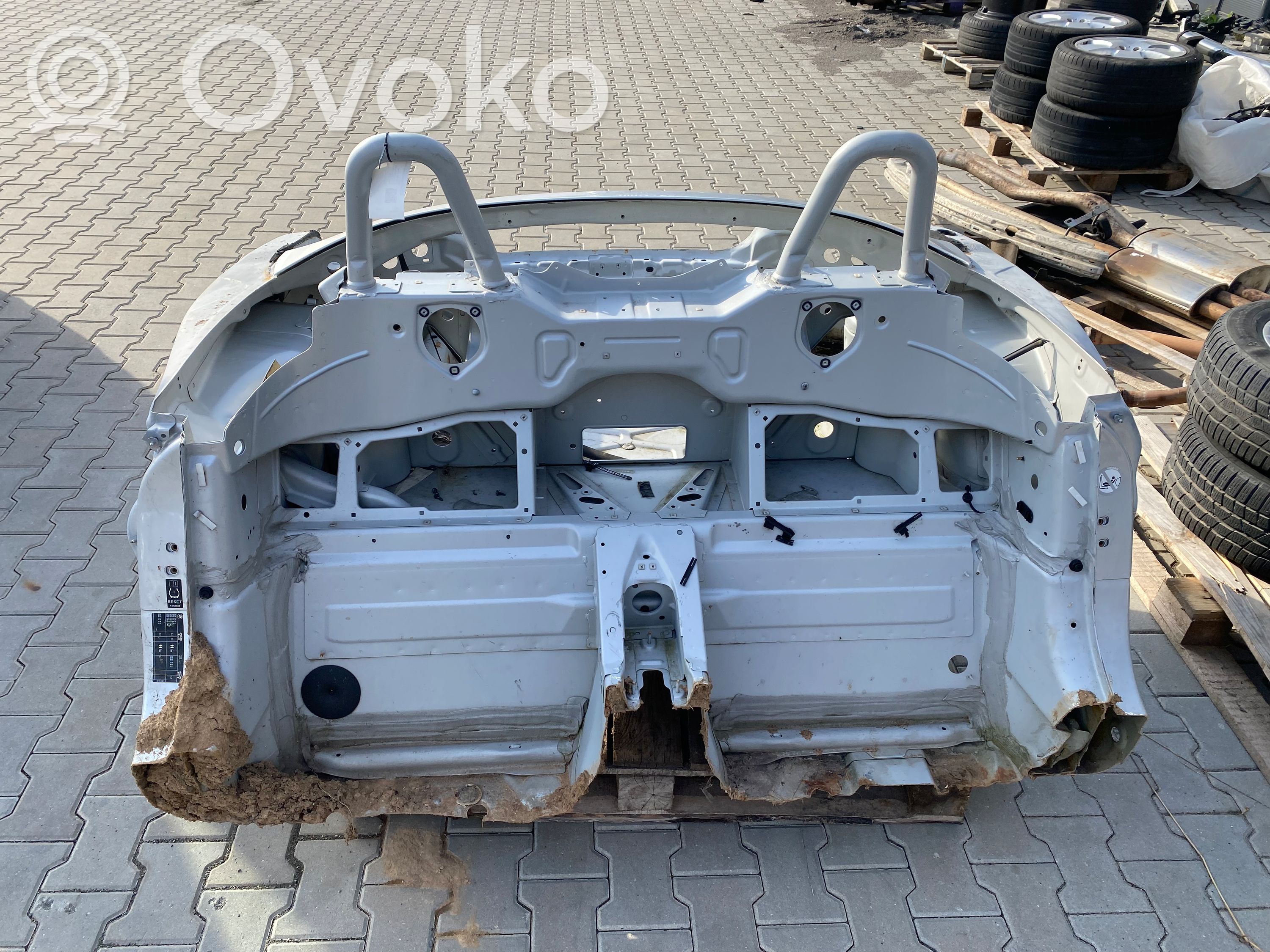 1484600e051b1f6aa41e7c595673ac73-bmw-z4-e85-e86-galine-kebulo-dalis.jpeg