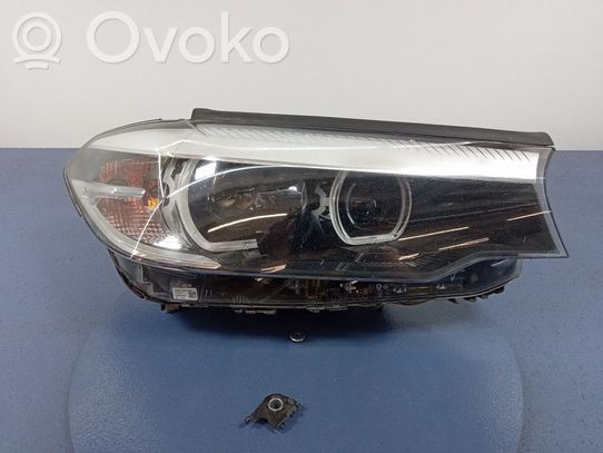 BMW 5 G30 G31 Priekinis žibintas 