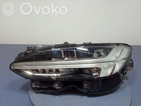 Volvo S90, V90 Priekinis žibintas 