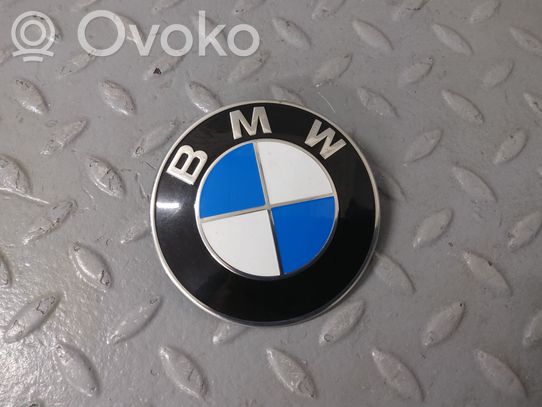 BMW XM Mostrina con logo/emblema della casa automobilistica 