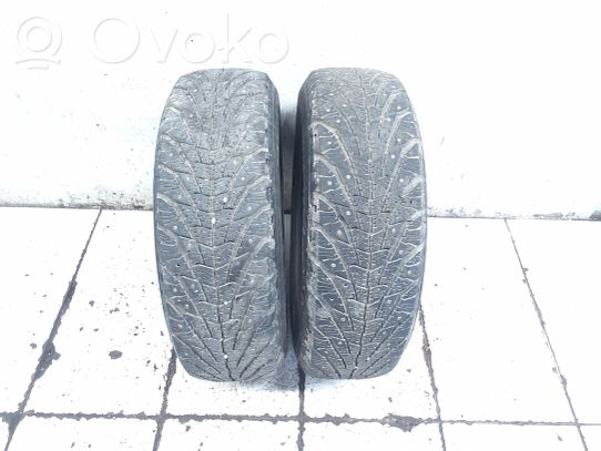 Volkswagen Golf II Pneus d’hiver R15 à crampons 