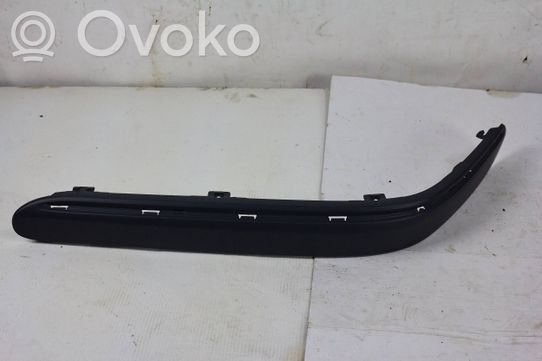 Mercedes-Benz C W203 Modanatura separatore del paraurti anteriore 