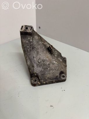 Audi A6 S6 C5 4B Moottorin kiinnikekorvake (käytetyt) 