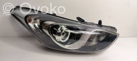 Hyundai i30 Priekinis žibintas 