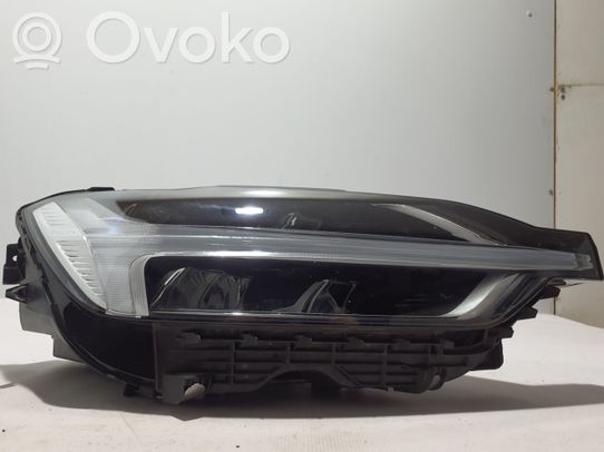 Volvo XC60 Priekinis žibintas 