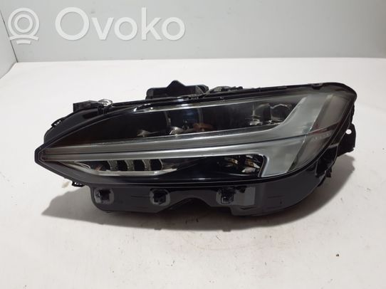 Volvo S90, V90 Priekinis žibintas 