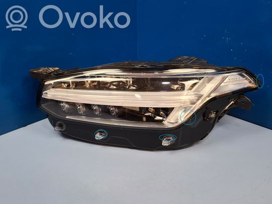 Volvo XC90 Priekinis žibintas 