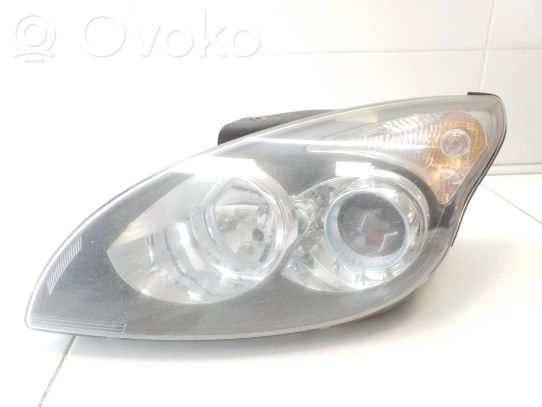 Hyundai i30 Priekinis žibintas 