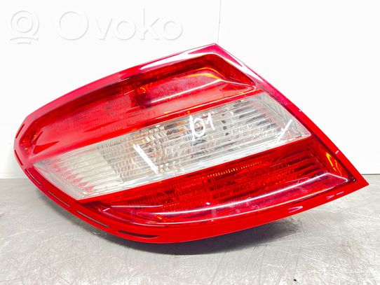 Mercedes-Benz C W204 Galinis žibintas kėbule 