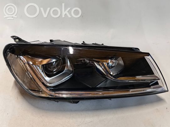 Volkswagen Touareg II Priekinis žibintas 