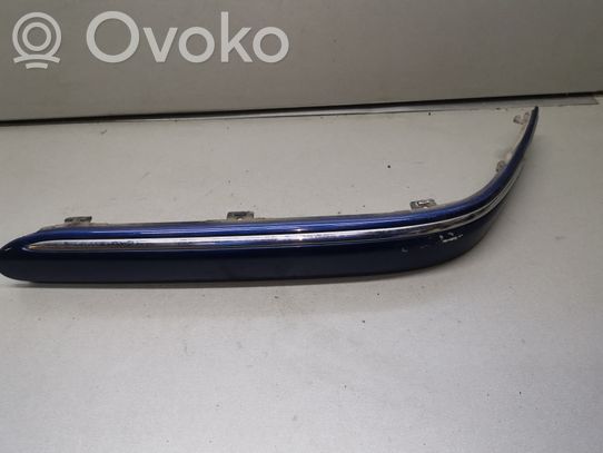 Mercedes-Benz C W203 Modanatura separatore del paraurti anteriore 