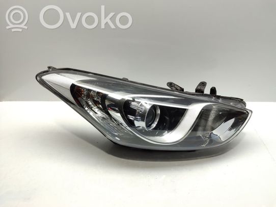 Hyundai i30 Priekinis žibintas 