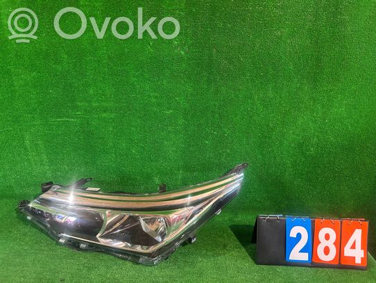 Toyota Corolla E160 E170 Priekinis žibintas 