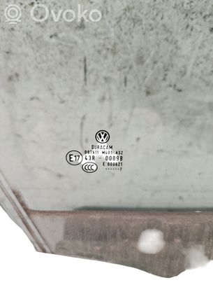 Volkswagen PASSAT B8 Vetro del finestrino della portiera anteriore - quattro porte 