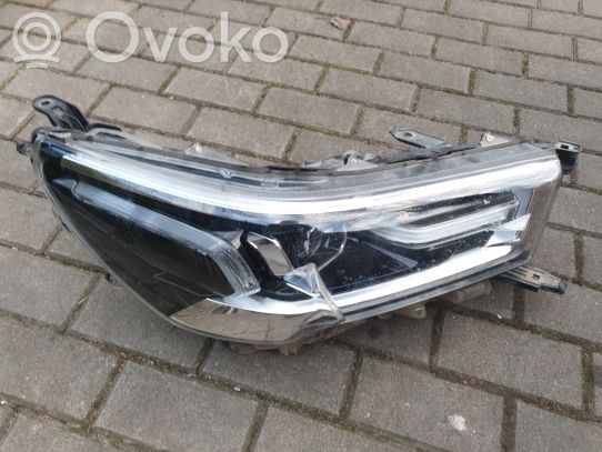 Toyota Hilux VIII Priekinis žibintas 