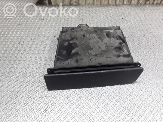 Uchwyt na kubek deski rozdzielczej   565230007