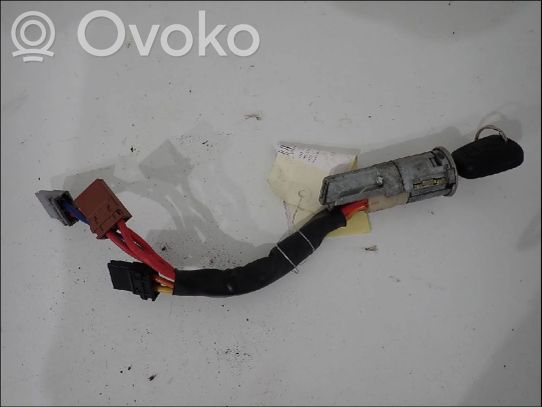 Peugeot 106 Ohjauspyörän lukitus 