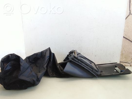 Tavaratilan säilytyslokero   443885215E