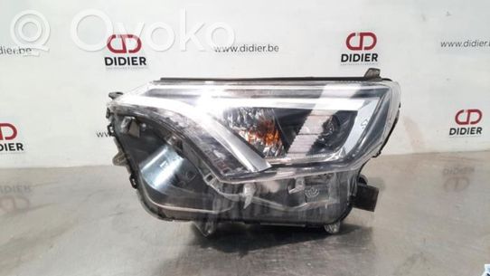 Toyota RAV 4 (XA40) Priekinis žibintas 