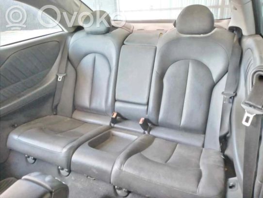 Mercedes-Benz CLK A209 C209 Istuinsarja 