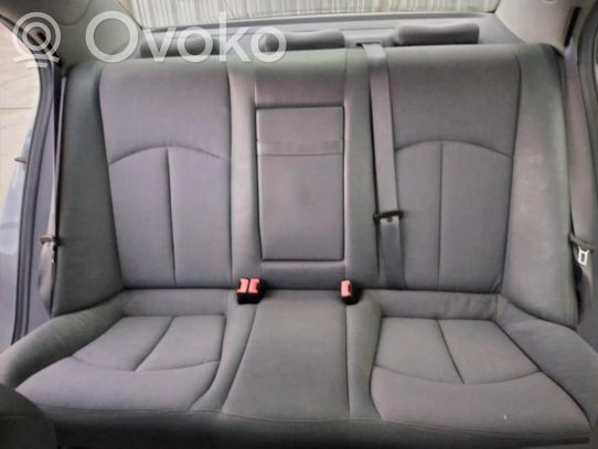 Mercedes-Benz E W211 Istuinsarja 