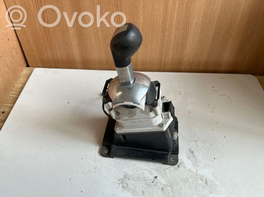 Opel Astra H Vaihteenvalitsimen verhoilu 
