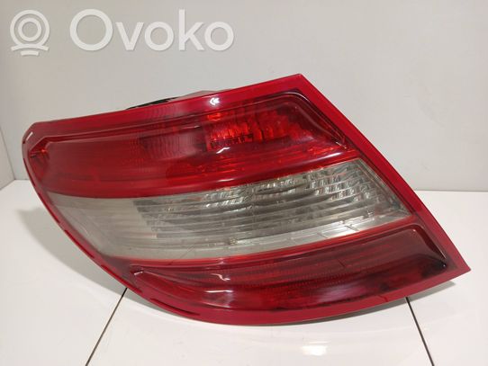 Mercedes-Benz C W204 Galinis žibintas kėbule 