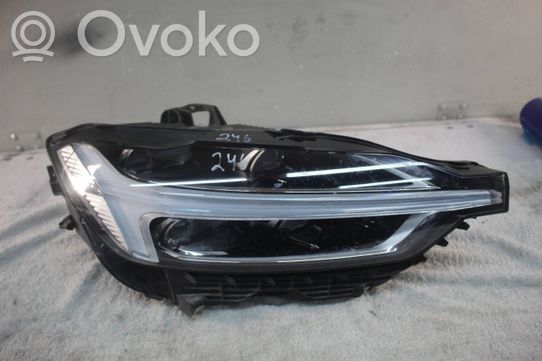 Volvo XC60 Priekinis žibintas 