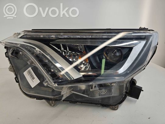 Toyota RAV 4 (XA40) Priekinis žibintas 
