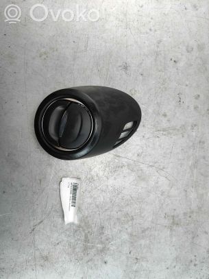 Renault Zoe Centrālais gaisa ventilācijas režģis 