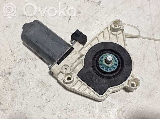 Etuoven ikkunan nostomoottori   5Q4959801B