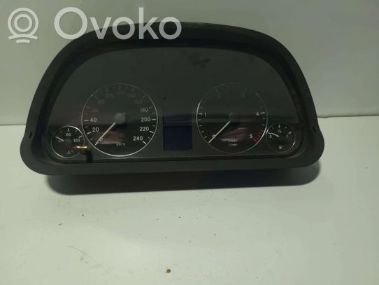 Mercedes-Benz A W169 Licznik / Prędkościomierz 